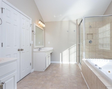 345 Revolution Drive - Photo Thumbnail 10