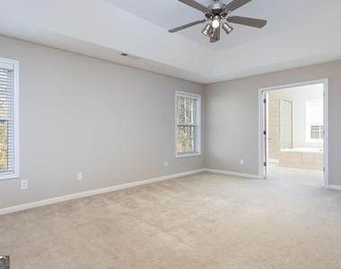 345 Revolution Drive - Photo Thumbnail 9