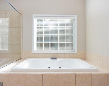 345 Revolution Drive - Photo Thumbnail 11