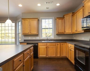 345 Revolution Drive - Photo Thumbnail 3