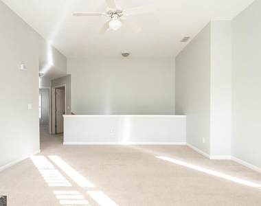 345 Revolution Drive - Photo Thumbnail 8