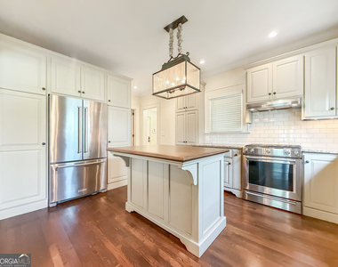 598 Main Street - Photo Thumbnail 8