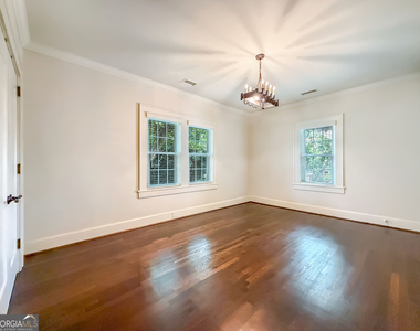 598 Main Street - Photo Thumbnail 11