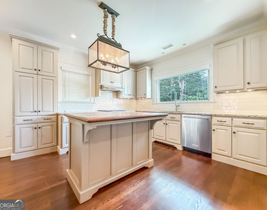 598 Main Street - Photo Thumbnail 7