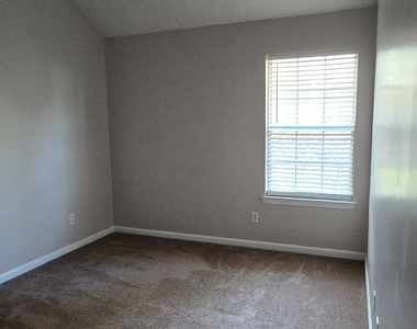 3644 Caseys Cove - Photo Thumbnail 7