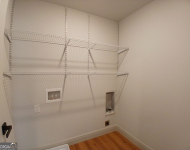 245 Lakeview Drive - Photo Thumbnail 11