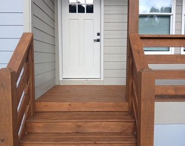 245 Lakeview Drive - Photo Thumbnail 2