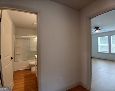 245 Lakeview Drive - Photo Thumbnail 10