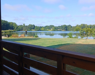 245 Lakeview Drive - Photo Thumbnail 21