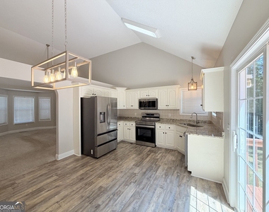 11 Woodvine Court - Photo Thumbnail 5