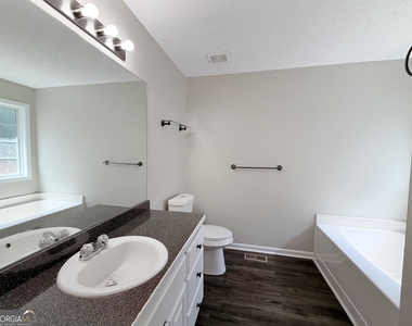 11 Woodvine Court - Photo Thumbnail 10