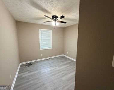 994 Hickory Bend Road - Photo Thumbnail 12