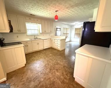 25 Brookstone Court - Photo Thumbnail 3