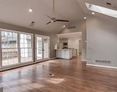 4601 Club Circle Ne - Photo Thumbnail 15