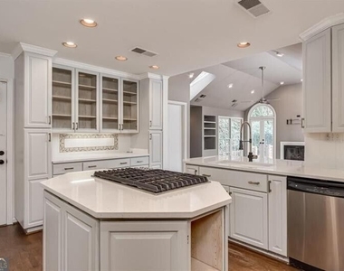 4601 Club Circle Ne - Photo Thumbnail 17