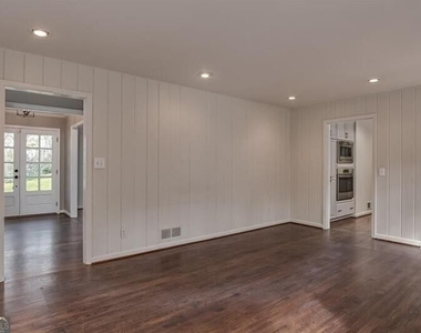 4601 Club Circle Ne - Photo Thumbnail 21