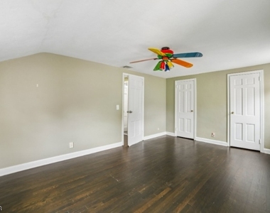 47 W Lawn Rd - Photo Thumbnail 20