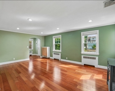 47 W Lawn Rd - Photo Thumbnail 7