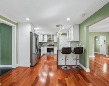 47 W Lawn Rd - Photo Thumbnail 9