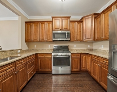 4108 Hoover Ln - Photo Thumbnail 4