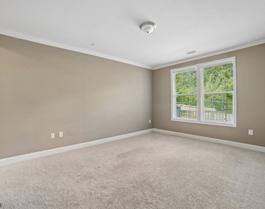 4108 Hoover Ln - Photo Thumbnail 12