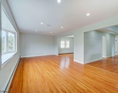 237 N 8th St - Photo Thumbnail 13
