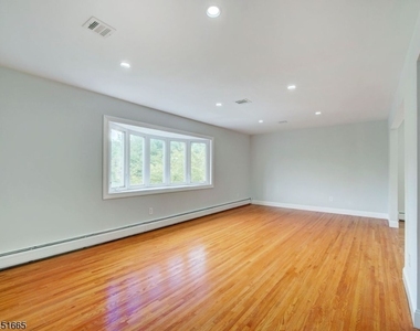 237 N 8th St - Photo Thumbnail 15