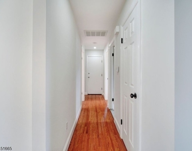 237 N 8th St - Photo Thumbnail 6