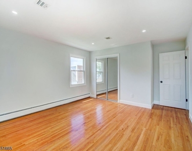 237 N 8th St - Photo Thumbnail 10