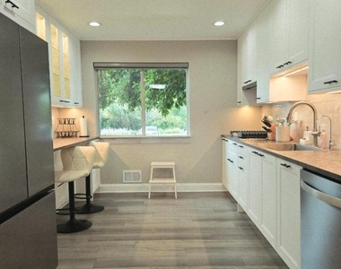 14 Chelsea Way - Photo Thumbnail 3