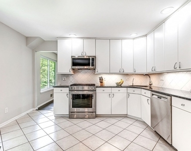 33 Highmount Ave - Photo Thumbnail 8