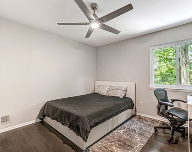33 Highmount Ave - Photo Thumbnail 20
