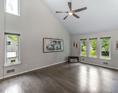 33 Highmount Ave - Photo Thumbnail 2