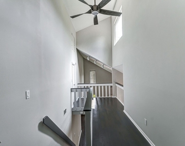 33 Highmount Ave - Photo Thumbnail 16