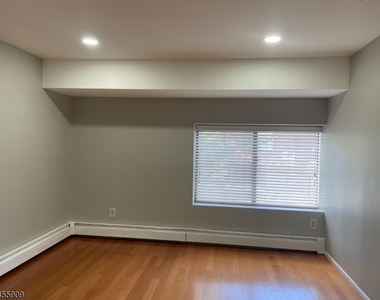 1 Schindler Dr - Photo Thumbnail 5
