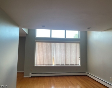 1 Schindler Dr - Photo Thumbnail 3