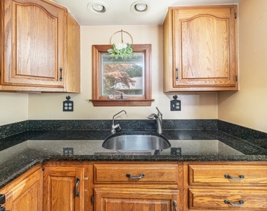78 Woodlawn Rd - Photo Thumbnail 15