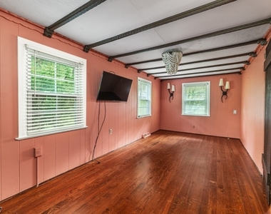 78 Woodlawn Rd - Photo Thumbnail 17