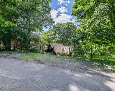 78 Woodlawn Rd - Photo Thumbnail 41