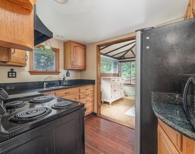 78 Woodlawn Rd - Photo Thumbnail 16