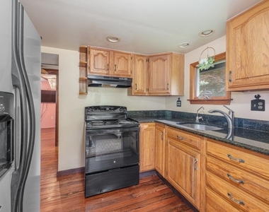 78 Woodlawn Rd - Photo Thumbnail 14