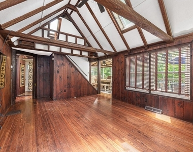 78 Woodlawn Rd - Photo Thumbnail 8