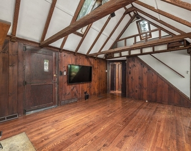 78 Woodlawn Rd - Photo Thumbnail 9