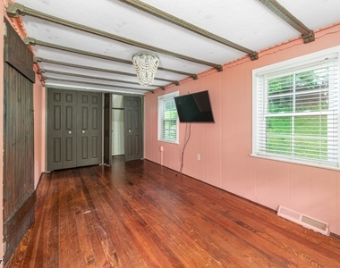 78 Woodlawn Rd - Photo Thumbnail 18