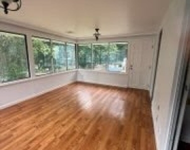 533 Ramapo Valley Rd - Photo Thumbnail 9