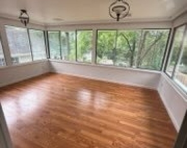 533 Ramapo Valley Rd - Photo Thumbnail 8
