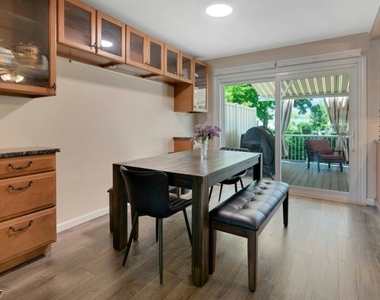 15 Maxine Dr - Photo Thumbnail 7