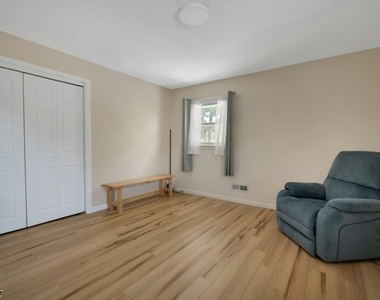 15 Maxine Dr - Photo Thumbnail 13