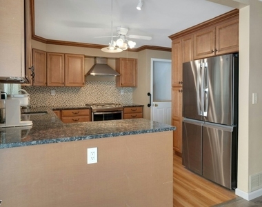 15 Maxine Dr - Photo Thumbnail 8