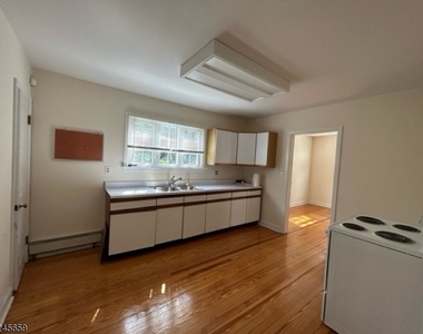 714 Milford Warren Glen Rd - Photo Thumbnail 2